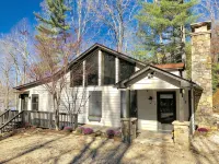 Splendor Cove Retreat…Lakefront w/ dock, Huge Yard, Lake Toys, Stream w/ wfall - Wifi