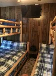 Private, Cozy, Quiet on double lot near Beautiful Higgins and Houghton Lakes