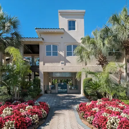Amazing Gulf Views!! Fall Specials, 1 Min to Private Beach w/ Free Beach Service