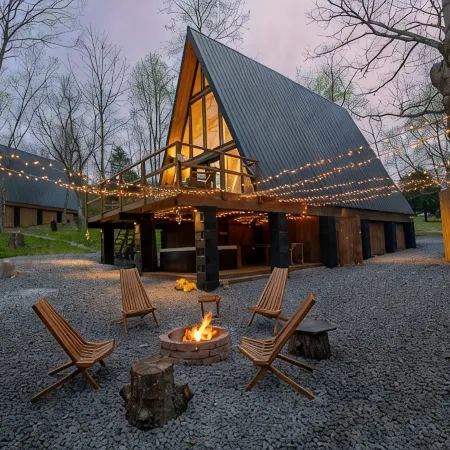 Freya's Cabin peaceful Aframe with hot tub & sauna 15 min to the national park!
