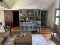 Brand new upscale home conveniently located off 1-20 and 520 - Wifi