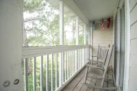 St James Hideaway: Charming 2-bedroom condo with WiFi, AC in lovely Southport - 3 estrellas