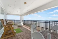 Beautiful Oasis on the Bay! Gorgeous Views, Great Fishing and Pool Access! - 4-Star