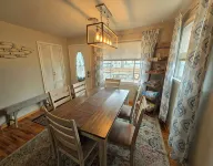 3 Bed Lake Home, Beach Vibes, Located on DL Strip! - Homestays