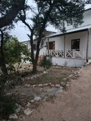 Charming studio in delightful Spring Branch for a quick, tranquil stay. - Apartments