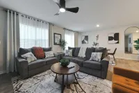 Spacious 5-bedroom house with AC and WiFi in fantastic NE Ankeny - Kitchens