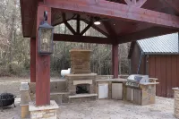 Log Cabin With Trails/Pool/Game Room/Acreage/ Near Houston - Chalets