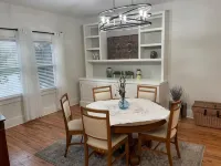 Spacious Charming Farmhouse-Style Home - Dedicated Office - Wi-Fi