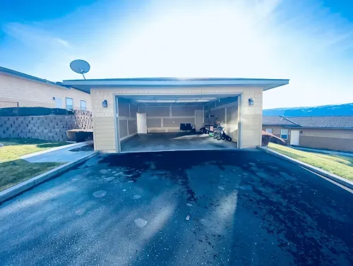 D14 Home by pool & Gorge shuttle.  2 decks w/Columbia/tennis courts/pool view - 4 星級