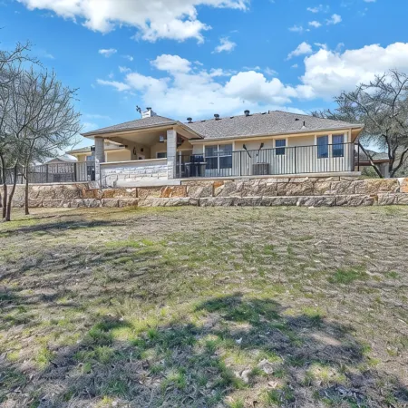 Lake Access - Private Pool - 2 Acres Retreat