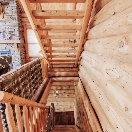 Mountain Getaway w/additional Bunkhouse Apartment!