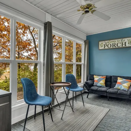 Updated Clean Condo Close to the Strip with Full Kitchen Perfect for Families