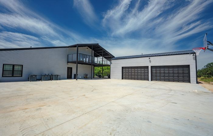 Xenia Creek Barndo l hot tub l pool l Valley Mills, Clifton, Waco, Gatesville
