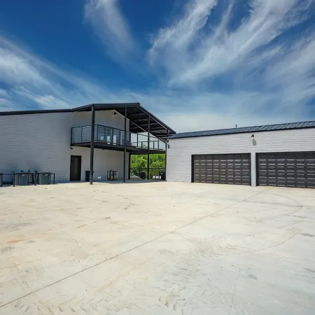 Xenia Creek Barndo l hot tub l pool l Valley Mills, Clifton, Waco, Gatesville