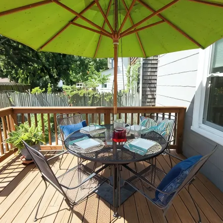 Gorgeous retreat across from yacht club, the Choptank, and IronMan finish line!