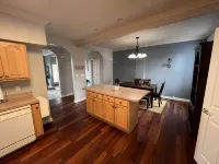 Beautiful 4 bedroom Home by the Hill - Privacy Fenced Backyard and Fast Internet - Jacuzzi