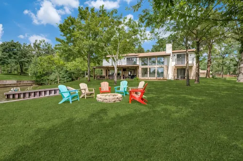 Luxury Lakefront Oasis - Kayaks, Views & Games - 4 stjerner