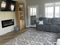 New Ground Level-Poolside 4 bedroom-3 bath Condo at Bridges Bay Resort Hoteles en Arnolds Park