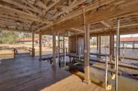 Lake Front | 2 Boat Slips | Hot Tub | Game room - Homestays