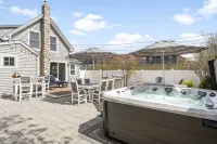 Downtown Luxury Villa on the Plymouth Waterfront - Homestays