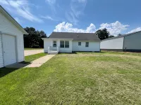 Minutes from KY Lake & Close to Town! Updated, Clean, Comfy, Huge Driveway! - Boutique