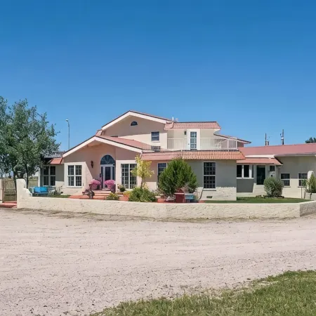 Experience Scottsbluff charm in our spacious 4-bedroom retreat
