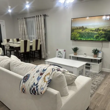 Charming 3-bedroom, 6 beds, 2 bathroom, house with AC and WiFi in awesome Odessa