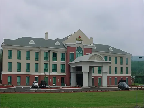 Holiday Inn Express & Suites DRUMS-HAZLETON (I-80) by IHG