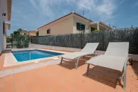 Casa Novo Horizonte by Portucasa - Pools