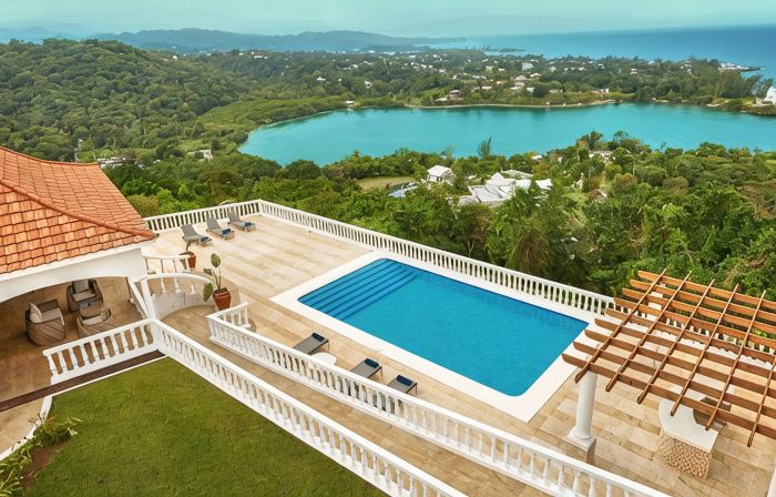 Heaven Villa - We are not on the water, we are above!