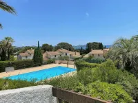 Cosy apartment with sea view and swimming pool