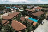 Tique Series Boutique Resort - Pemandangan Pantai