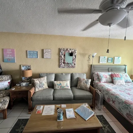 Mermaid Hideaway Regatta Point Studio Condo