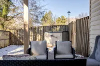 Cozy One-Bed Apartment in Heart of Herndon