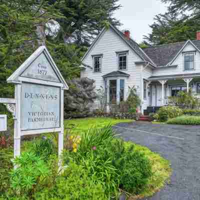 Dennen's Victorian Farmhouse Hotel Exterior