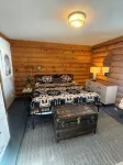 Escape to a Beautiful 4-Bedroom 2-Bath Waterfront Log Home in Danbury, Wisconsin - 샬레 호텔
