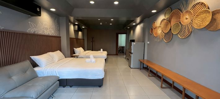 Rooftop Room Hotels in Pak Kret