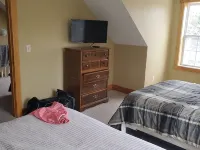 Large private luxury home with outdoor hot tub Hotels in Rangeley