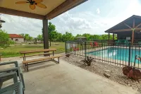 Casa Bella @ Buchanan Vacation Homes - Pool & Free Frio River Access - 수영장