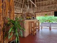 Uhuru Hotel & Restaurant