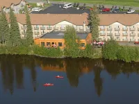 Pike's Waterfront Lodge Hotels in College