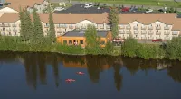 Pike's Waterfront Lodge Hotels in 