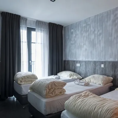 Brxxl 5 City Centre Hostel Hoteles cerca de Estación de metro Lemonnier