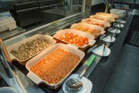Ramada by Wyndham Cambridge - breakfast