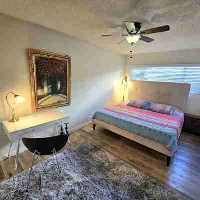 Stay in the Heart of Hillcrest! San Diego Rooms