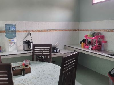 Penginapan Keluarga 215