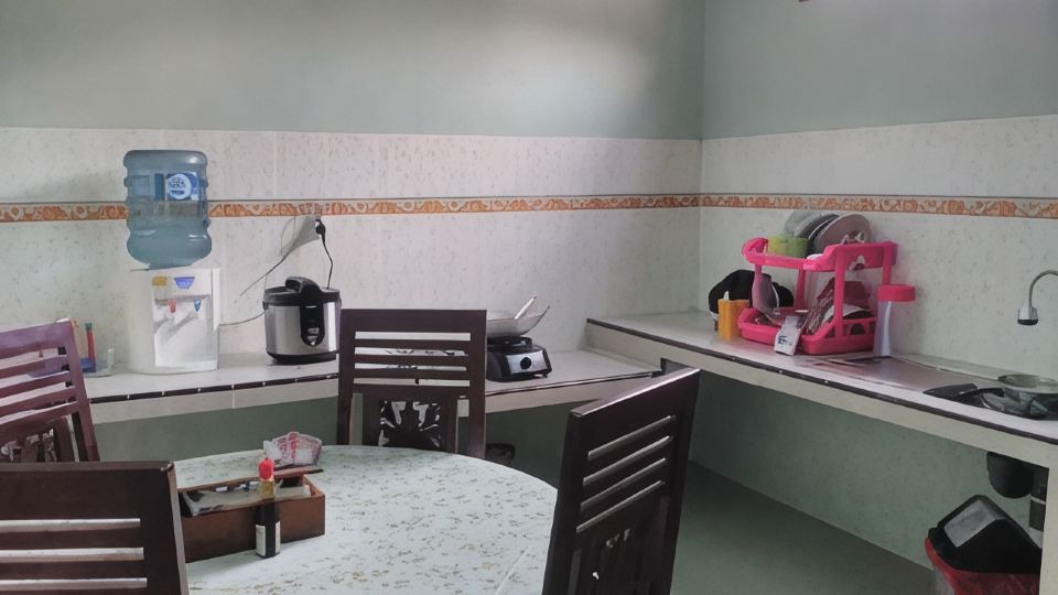 Penginapan Keluarga 215