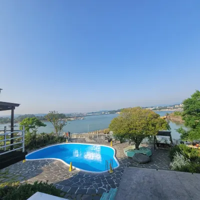 Sacheon Bito Island Marine Blue Pension - ที่มีสระว่ายน้ำ
