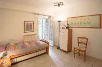 Character house with garden and swimming pool - 3-Star