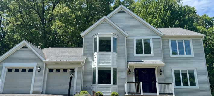 Happy Valley Retreat ~ Epic Game Room ~ 130" TV Wall ~ 10 Min to Campus/Downtown Hotels in Patton Township